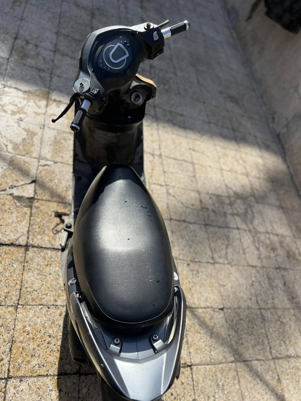 السلام عليكم دراجة كامكو سيام موديل2012 ام الطالاعات عداد الكتروني كلة شغال صندوك كهربائي الدراجه كفرات بلادية المكينة برغي ممفتوح بيههة  بيهة ورقة معرض السعر 550بيهه مجال حك الجيه للاستفسار *********** مكاني الحريه الدولعي
