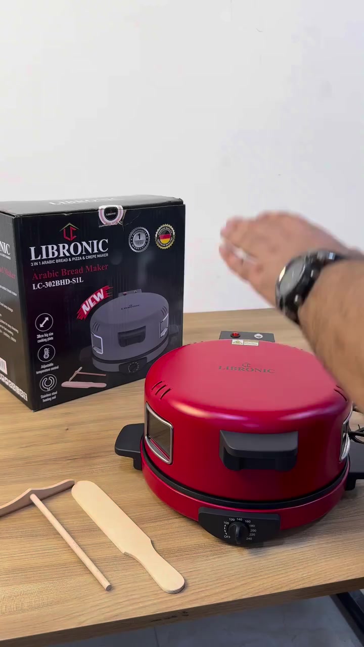 تحضير الخبز العربي الطازج بسهولة وسرعة
صنع البيتزا المنزلية المقرمشة خلال دقائق
إعداد الكريب والفطائر بمستوى احترافي
تسخين وخبز المعجنات والخبز المسطح (كالرقاق والشاباتي)
شواء وتسوية بعض الأطعمة الخفيفة بفضل درجة الحرارة العالية
المميزات
3 في 1: صانعة خبز عربي + بيتزا + كريب
صينية طهي كبيرة بقطر 30 سم تناسب جميع المقاسات
تحكم كامل في درجة الحرارة من 100°C حتى 240°C مع مؤشر دقيق
إضاءة داخلية مع نافذة رؤية لمتابعة الطهي دون فتح الغطاء
سخان من الفولاذ المقاوم للصدأ لتوزيع حرارة متساوٍ وسريع
مقابض باردة الملمس للحماية أثناء الاستخدام
سطح طهي مطلي بطبقة مانعة للالتصاق لسهولة التنظيف ومنع التصاق الطعام
تصميم أنيق وعصري باللون الأحمر أو الرمادي ليناسب ديكور المطبخ
قدرة عالية 1800 واط لضمان سرعة التسخين والطهي المثالي
مفتاح تشغيل/إيقاف مع لمبة بيان لسهولة الاستخدام
ضمان لمدة سنة من تاريخ الشراء
ملاحظات
الجهد الكهربائي: 220-240 فولت، 50/60 هرتز
القدرة: 1800 واط


**إذا كنت صاحب هذا الإعلان وتريد حذفه لأي سبب، رجاءا أرسل رسالة إلى الدعم الفني**