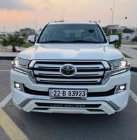 لاندكروز GXR • ٢٠١٨ • ١٢٠ الف