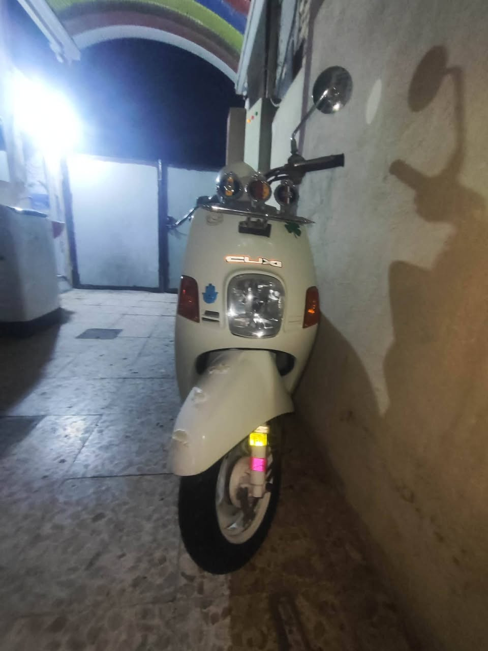 للبيع كفاله عامه ختم واحد الدراجه الميعرف سعرها ليضل يضرط سعرها مليون او ٢٠٠ او بيها مجال ***********
