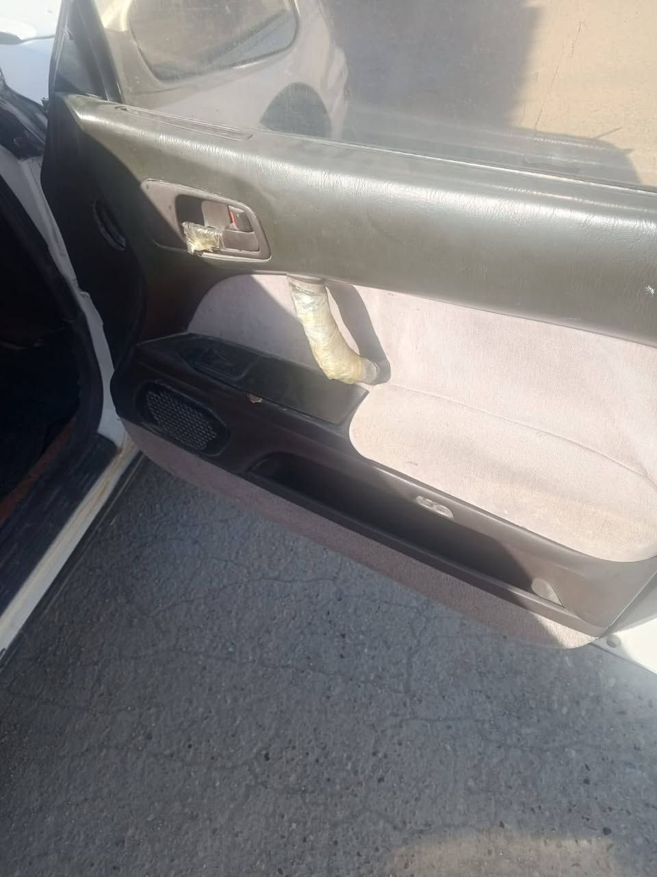 السلام عليكم عندي سياره بطه متصل مكينه بيهه كازكيت السياره جاهزه مكفوله من الكصه ولعيب الشرعي السياره جاهزه كهربائيات كله شقاله تخم تاير حداديه تحويل ثاني يوم وعندي بيهه وكاله عامه باسمي /ناصريه مركز ه/***********/السعر 50 وبيهه مجال 2026
