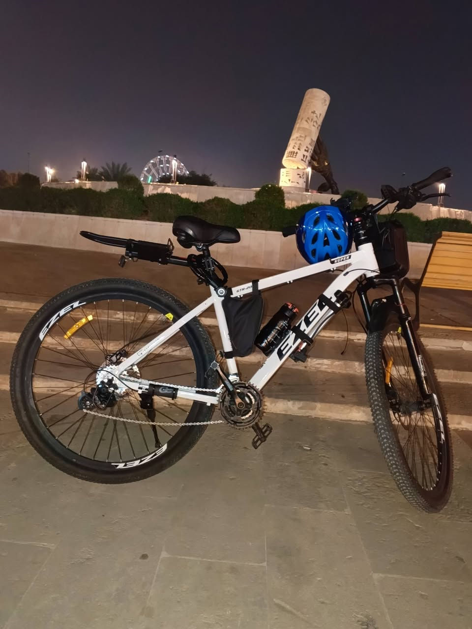 بايك ايزل للبيع مناقصه شي حجم ٢٩ المنيوم للتواصل ***********

