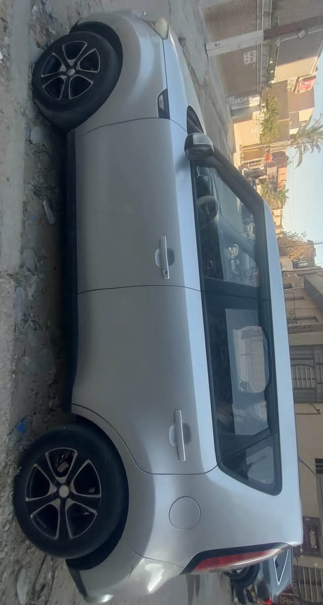 كيا صول خليجي 2017
سعة المحرك 1600

مصبوغه حزام وبيها عطل بالتبريد 

ماشيه 110 

السونار مرفق بالمنشور 

السعر 95

العنوان بغداد البنوك

***********

