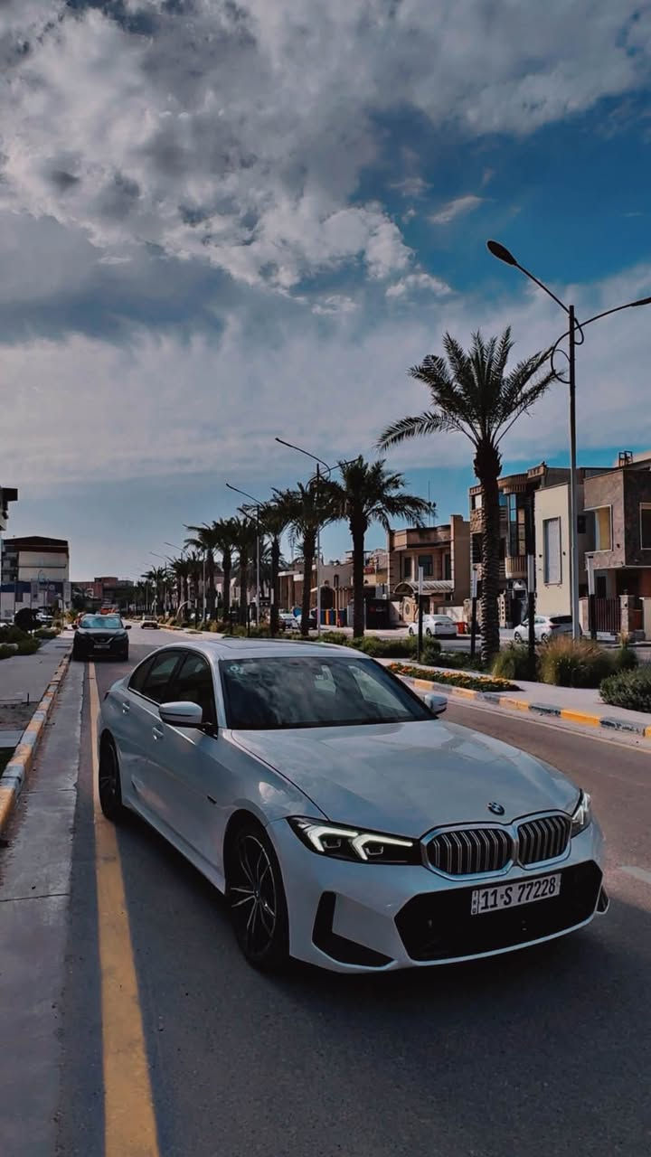 سلام عليكم
BMW 330e plug in hybrid M package 2023

موديل 2023 الشكل الجديد رقم بغداد

ثلاث وضعيات قيادة (بانزين / هايبرد / كهرباء)

ماشية 33 الف

المواصفات : 

شاشة متصلة 

تدفئة كشنات 

ميموري سيت

لدات داخليه 

فتحة سقف 

داخل جلد القرميدي  

وبقية المواصفات معروفه 

حادث السياره حافة  البنيد ومبدل نفس الون   
وتقريبا شبر من باب السائق صبغ فقط  

 بدون دواخل  
ايرباك دركة وبرده وراجع اصلي 

السعر290 ورقة وبيها مجال

موجود واتساب ***********
