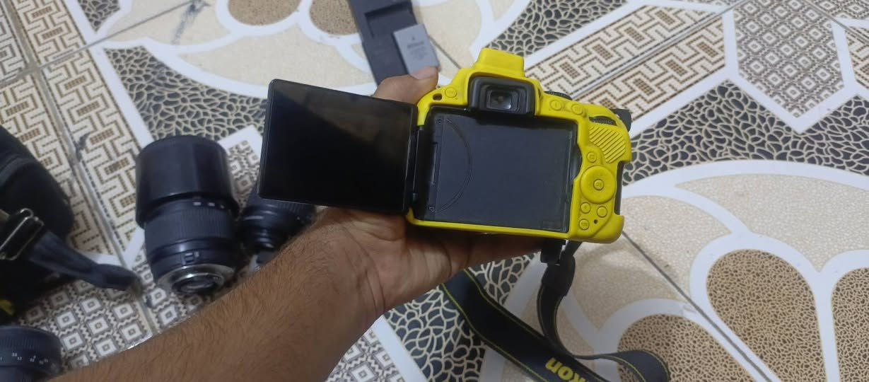كامره 5300..
شاشه قلابه.. 
زوم 70-300..
عدسه 55..
كرب.. 
جلاتين…
شاحنه+ بطارتين… 
جنطه.. 
السعر خاص كامره نضيفه مابيها ايي نقص راح تعجبك بلتصوير والالوان فد شي..


**إذا كنت صاحب هذا الإعلان وتريد حذفه لأي سبب، رجاءا أرسل رسالة إلى الدعم الفني**
