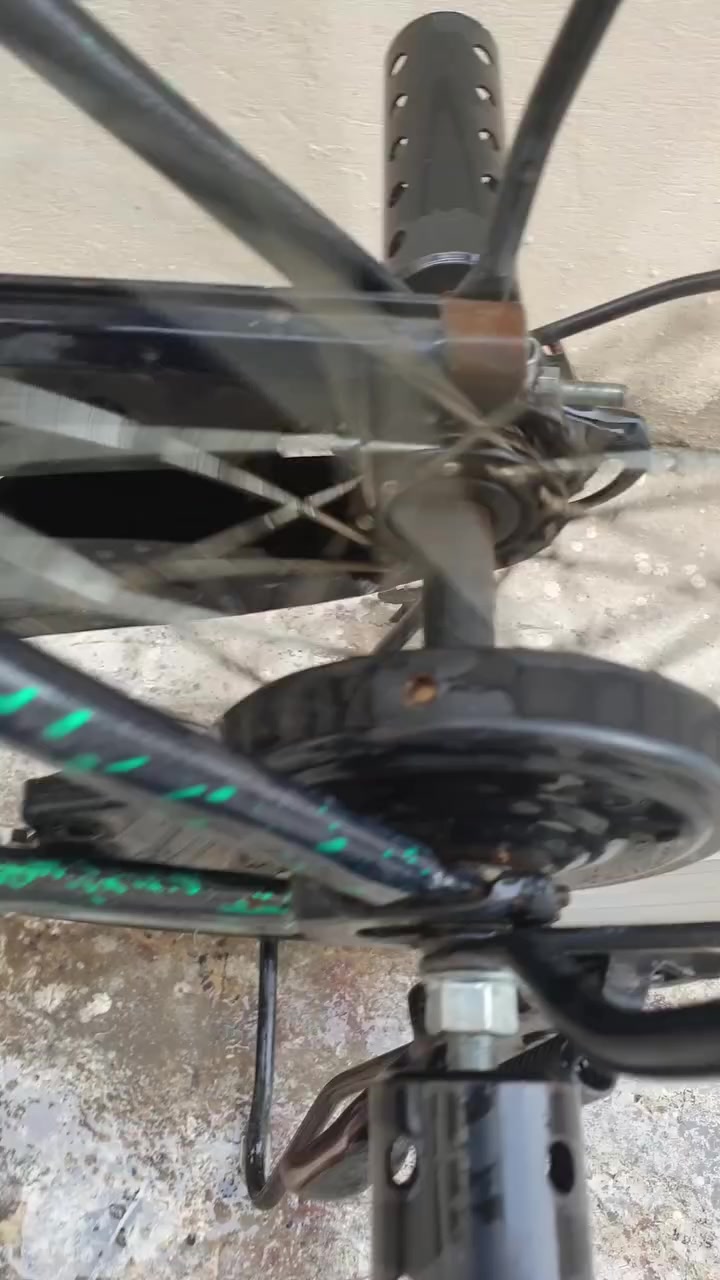 السلام عليكم.  
بايسكل بناتي موشم للبيع بايسكل نضيف وجديد بريك دسك 90 وياله مختمه شبجه جديدة حمالات جدد سرج طبي جديد بوري سرج مختوم
تايرات جدد بريك امامي نضيف    السعر 90 وبي مجال 
للتواصل الخاص مفتوح او *********** واتساب
