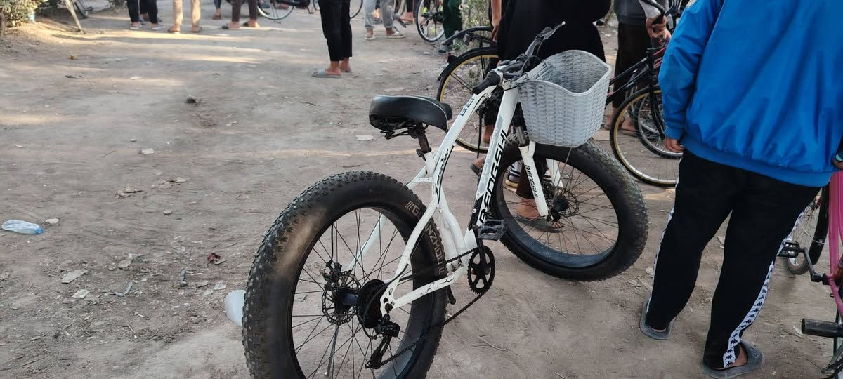 دراجه هوائيه للبيع
حله حي الجزائر 

 سعر ٥٥

 هاتف ***********
حجم ٢٦
