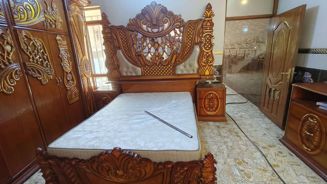 غرفة نوم عراقي مستعمله مكانها الشرطه الخامسه اخت الجديده مابيها ضرر 
***********
