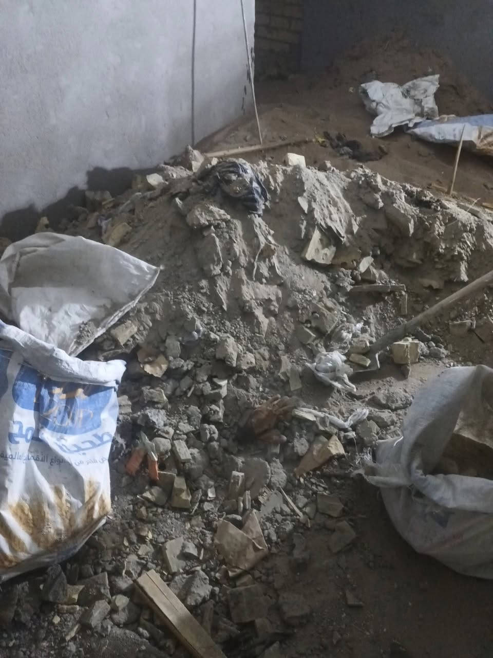 السلام عليكم ورحمة الله وبركاته اني اشتغل عمالة وتصعيد مواد عالضهر وتنظيف من من تحويله بيت كلشي اشتغل وهذه الوتساب مالتي اتصلو وبخدمتكم هذا باب رزقي ومن الله التوفيق
