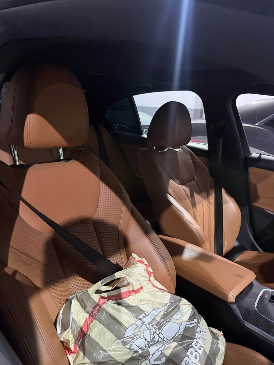 ٣ قطعه سبغ 
شاصي سليم (شاصي نه گراته)
ايرباك دكمه + ستيرن 
٩٠,٠٠٠ مايل 
سعر ٢١٦ ورقه 
مكان سياره( زاخو ) زاخو, دهوك


**إذا كنت صاحب هذا الإعلان وتريد حذفه لأي سبب، رجاءا أرسل رسالة إلى الدعم الفني**