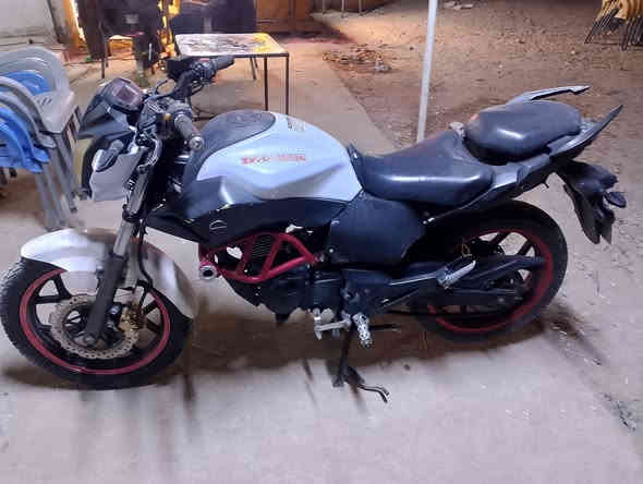 سلام عليكم شباب دراجه دايون خفاش  اوراق اصولي موديل 2020 دراجه جاهز من كلشي كلشي شغال بيها مكفوله كفاله عامه شرط مكينه ما مفتوح بيها برقي المكان (((قلعه السكر))) السعر 750 وبيها مجال وما ماشيه هواي جانت مخزونه الرقم للستفسار ***********
