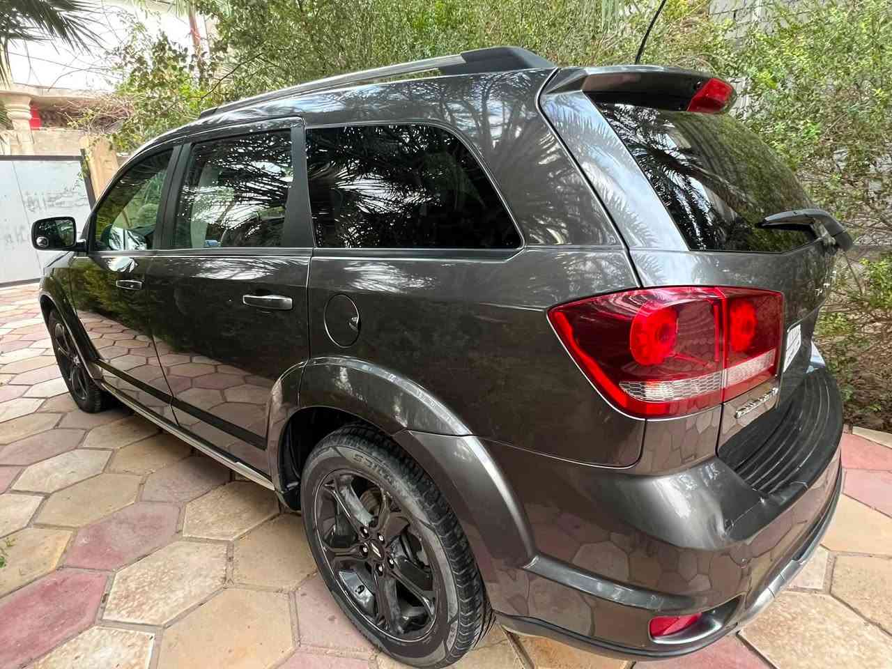 جورني 2020
بصرة بسمي 
فول مواصفات كروز 
4 سلندر 
3 قطع تبريد 
ماشيه 77 ميل
مكينة 2400 كير ومحرك مكفولات 
الحادث جاملغ وبنيد 
تخم تاير جديد .حدادة جديده 
***********
