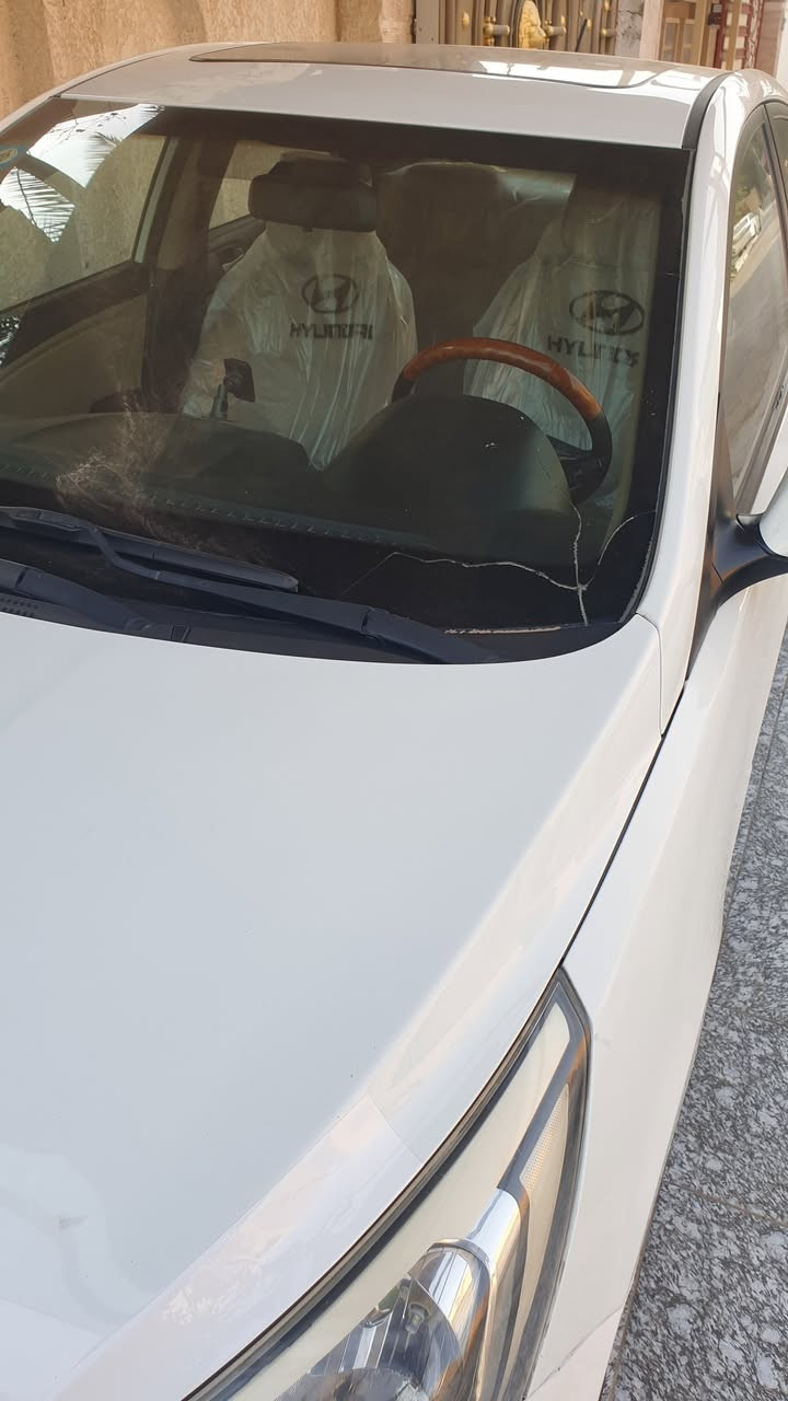 سلام عليكم.
اكسنت خليجي بلو موديل 2016 رقم بغداد دولي باسمي مكفولة عدا بارد بالبنيد وشخط بالجاملغ الخلفي ماشية 138 قابله للزيادة.  فول مواصفات. فتحة . ايشائر بالمري . ويل كب كروم حجم ١٦ . شاشه.  ايكو . السونار مرفق بالصور . سنوية وهزة قبل شهر جددتها 
السعر 110 
العنوان واسط. مركز مدينة الكوت 
. للاستفسار ***********
