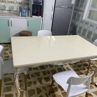 ميز طعام • ٤كراسي