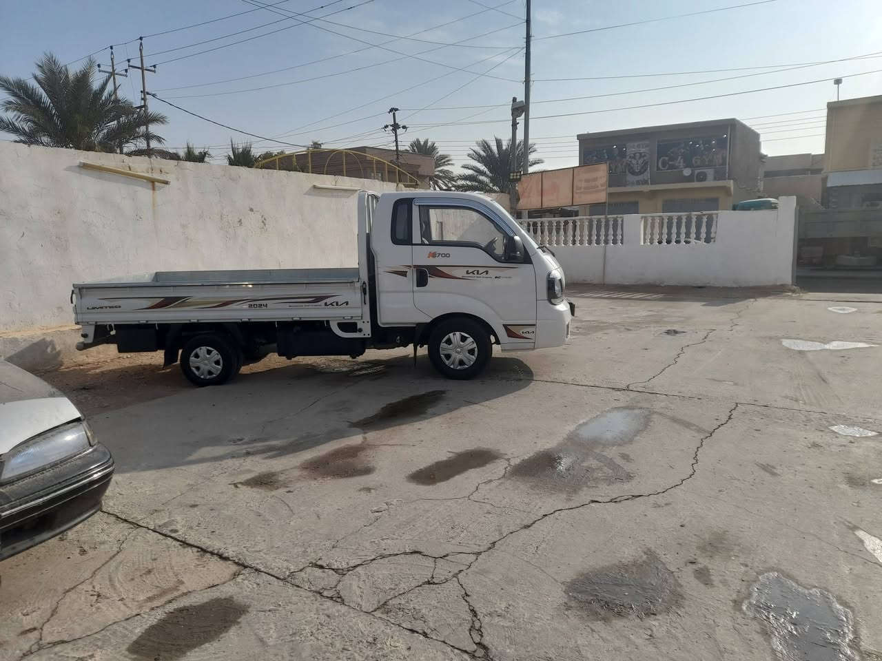 السلام عليكم للبيع كيا بيك اب موديل ٢٠٢٤ رقم الانبار شرط التحويل وارد اردني مكفولة الصبغ والمحرك السعر ١٦٥ وبيه مجال للاستفسار 
***********
***********
