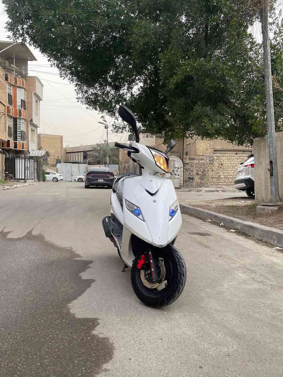 السلام عليكم ثعلب بلاديه كله مختمه مابيه اي نقص مكينه برغي ممفتوح بيها قبل شهرين منزله من الرمبه تايرات مبدلهن جدد ثنينهن باتري جديد سعرها 850 مكاني الاعظميه رقمي ***********
