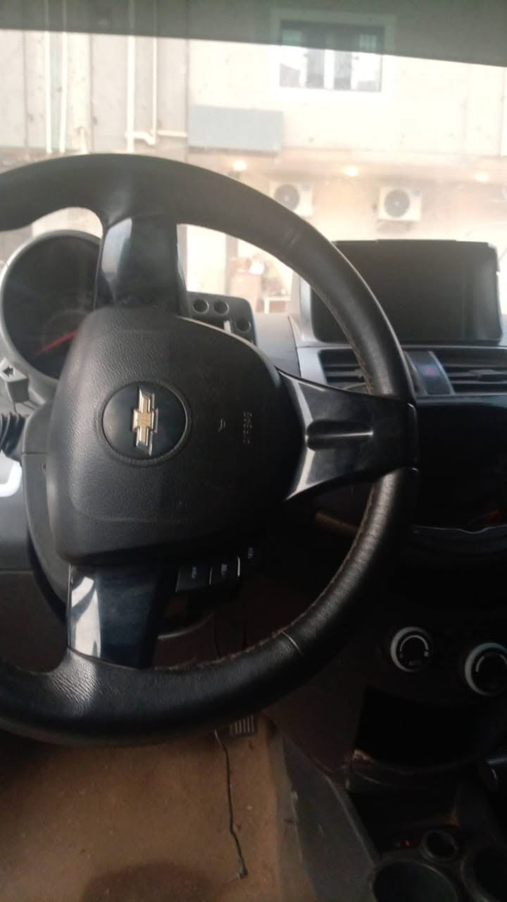 اسبارك كورية 2012
🔸الوقود: بنزين
🔸القير: أوتوماتيك
🔸المكنة: 4 بستم
🔸الجربكس: فل
🔸العتب والقوائم: قوائم سليمة وقياطين مكتملة
🔹 ملاحظات: 
🔹 ترخيص ساري
🔹 تحكمات دركسون
🔹 سنتر لوك
🔹 محركات فل
🔹 اقتصادية في صرف الوقود
🔹 لساتك جديدة
🔹 اسبير + عفريتة + طفاية حريق
🔹 عربية سفر جاهزة
💸 السعر: 24 تفاوض بسيط قدام العربية فقط
📍 مكان المعاينة: شرق النيل
0114294195


**إذا كنت صاحب هذا الإعلان وتريد حذفه لأي سبب، رجاءا أرسل رسالة إلى الدعم الفني**