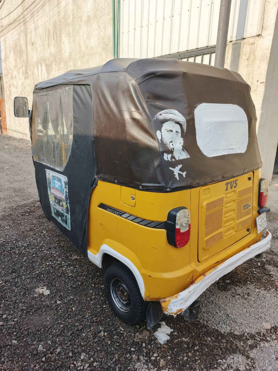 تكتك للبيع موديل 20 رقم وسنويه جاهزه العنوان بصره ابو الخصيب سعر 6 وربع وملاين بيها مجال للشراي
رقم ***********
