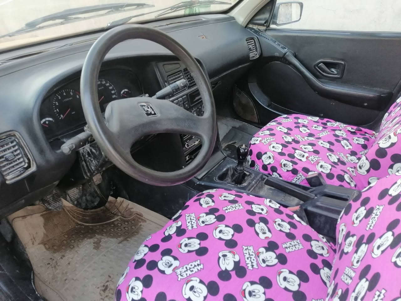 سلام عليكم بيجو روا للبيع لسعر مليون وبيها مجال قليل السياره جاهزه مكينه كير يخبلن السياره بدون راعي السنويه ضايعه ابيع هلموجود مكاني نجف كوفه ***********
