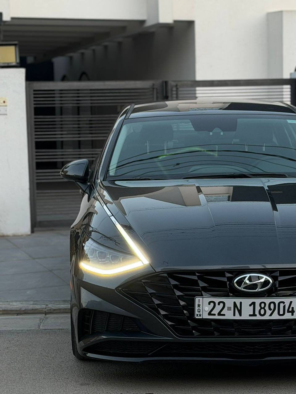 سلام عليكم 
سوناتا 
موديل 23

حجر بيئه بلادي 
رادرات بلاديه 
 ترقيم +دخول جديد  (رقم اربيل وكاله او تحويل مضمون )

 لون فيلي

حادث( سرقه جاملغ  فقط  وراجع نفسه بدون دواخل بدون ايرباك ) + بيها بارد + تكحيل  فقط يعني بدون صبغ بيها ملاحظات بسيطه

[ بصمه تشغيل +بصمه ابواب +تشغيل عن بعد  ]
ثلاث انضمه قياده 
سايد بريك بصمه 
[كشن  - كهرباء -تدفئة]
شاشه  كبيره 
رادار( امامي_ خلفي _جانبي )
كاميرا دواره 
تحديد مسار 

مكاني حي العدل 
السعر   167 بيها مجال بسيط  
***********
***********
