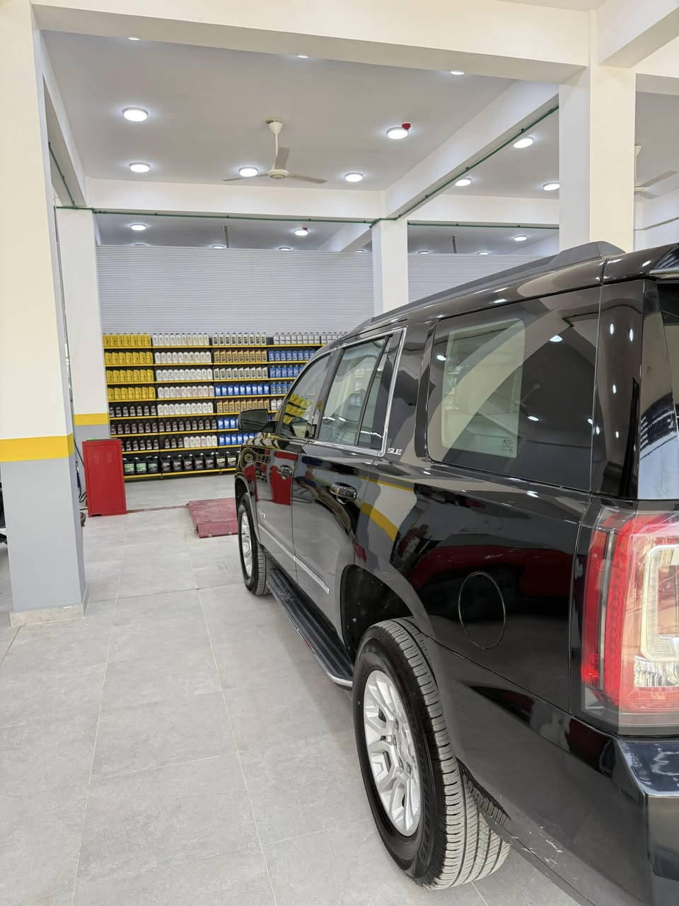 سعر 35500$
يوكن ٢٠١٨ SLE خليجي
رقم بغداد سنوية لل ٢٩ 
كشنات كهربائي  
شاشة كبيرة 
كامرة 
حساسات 
تخم تاير جديد 
حدادية جديدة 
ماشية ١٣٦

السيارة كاملة ما ناقصها شي وأنظف من الصور
***********
***********
