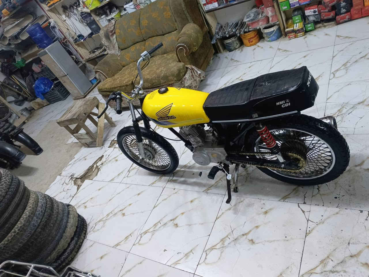 السلام عليكم دراجه 4 جيل كلك
موديل 20 كلش حلو المحرك 

 عنوان كوفه
***********

