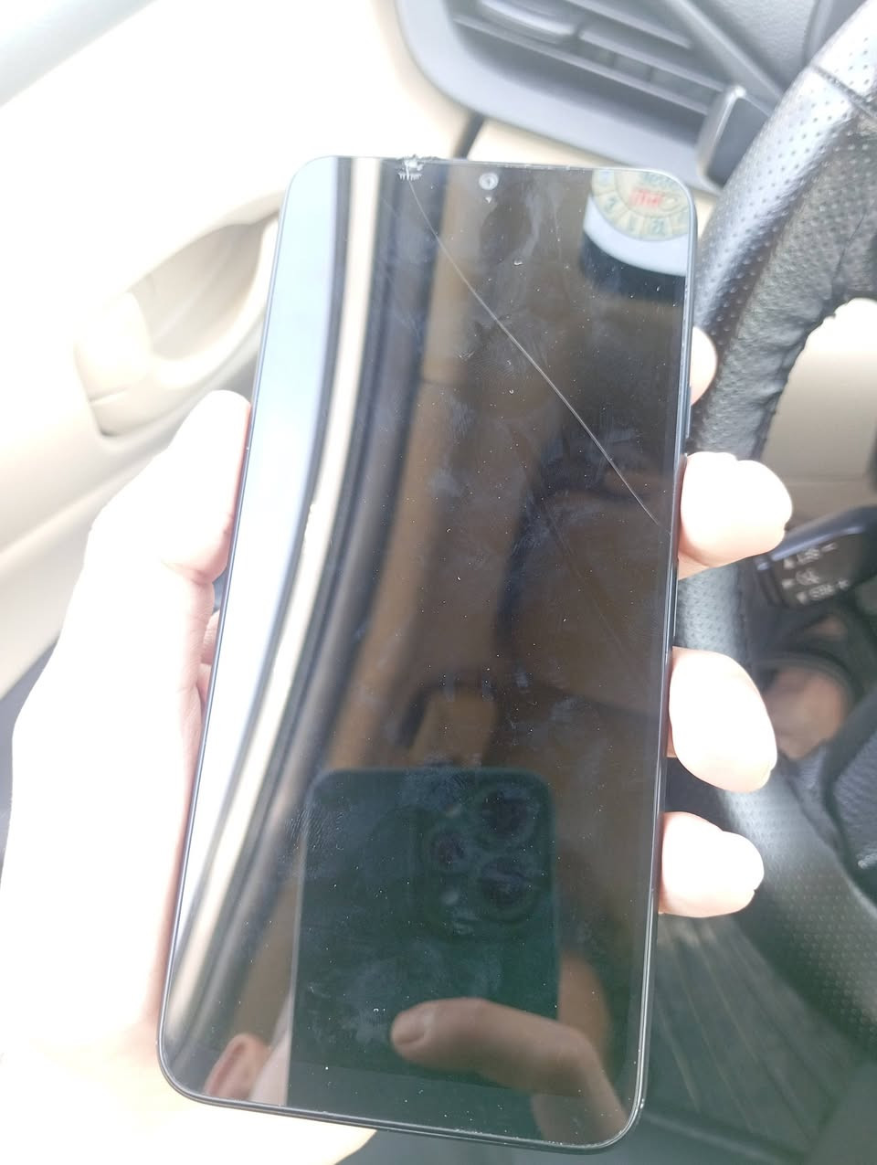 ئەم مۆبایلە بۆ فرۆشتن شوێن شەحنی تەواو نییە درزی لە جامی سەری هەیە شوێن هەولێر نرخی ٢٥ هەزار گەیاندنیش هەیە


**إذا كنت صاحب هذا الإعلان وتريد حذفه لأي سبب، رجاءا أرسل رسالة إلى الدعم الفني**