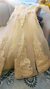 ملابس • للبيع