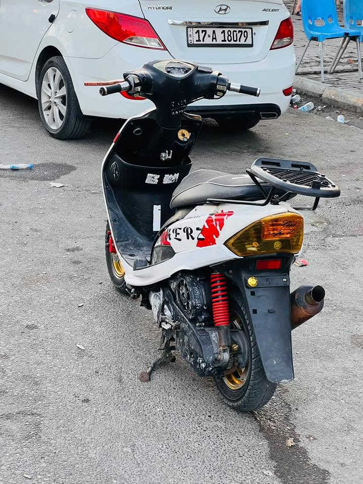 سلام عليكم 
دراجه ماكس مديل ٢٠٠٣
مفتوحه 
بريكاته تعبانه فقط
سعر 550الف قفل 🔒

متواجد واتساب فقط ***********
