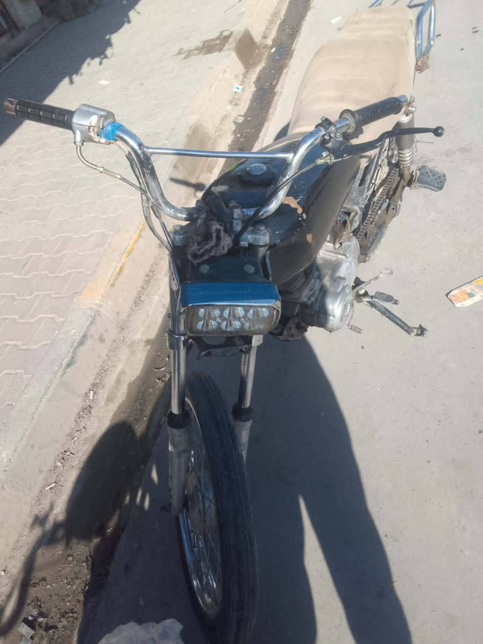 السلام عليكم موطور الفين 17معمر جديد مدفوع بيه 90ومابايع وطالب عليه 120 الشراي يتصل على الرقم التالي ***********
