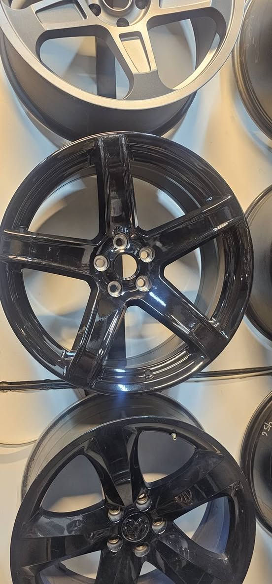 السلام عليكم 
ويلات مستعملات اصليه 
 حجم ٢٠ جارجر 
وقسم جديد 
احمد ورمزي شارع فلسطين 
***********
