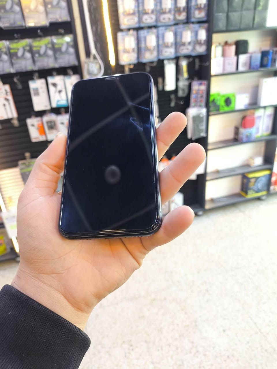 📱 ايفون 11 عادي
💾 ذاكرة: 64GB
🔋 البطارية: 100% (مستبدل أصلي)
✅ الجهاز شغال بالكامل بدون أي مشاكل
📶 تك سيم شغال طبيعي
📸 الكاميرات شغالة وتصويرها حيل حلو
🔊 الصوت واضح وقوي
📳 الهزازات شغالة طبيعي
🖥️ الشاشة أصلي ثلث خيارات (مستبدل)
❌ الفيس آيدي واكف
💰 السعر: 145 ألف قفلة
📍 الموقع: موصل – الأيسر
📞 التواصل: خاص أو اتصال مباشر
***********
