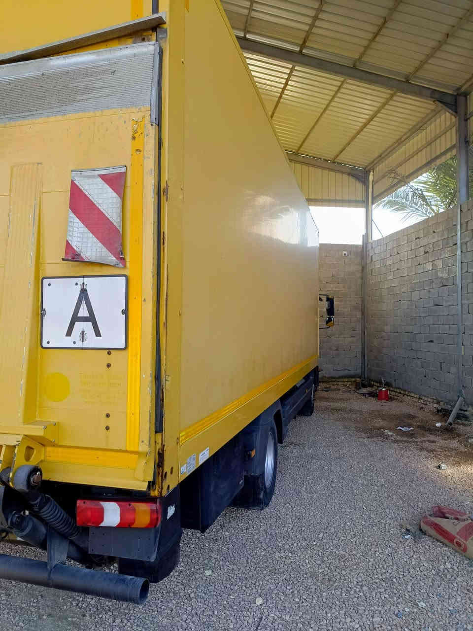 سلام عليكم للبيع اتيكو وحش 18طن حافظه موديل 2017 رقم اربيل بسمي صار شهر من رقمتها سته سلندر 8 برغي مكفوله من كلشي كير عادي تخم تاير جديد طول الشاصي 7 وربع المكان بابل هاتف ***********
