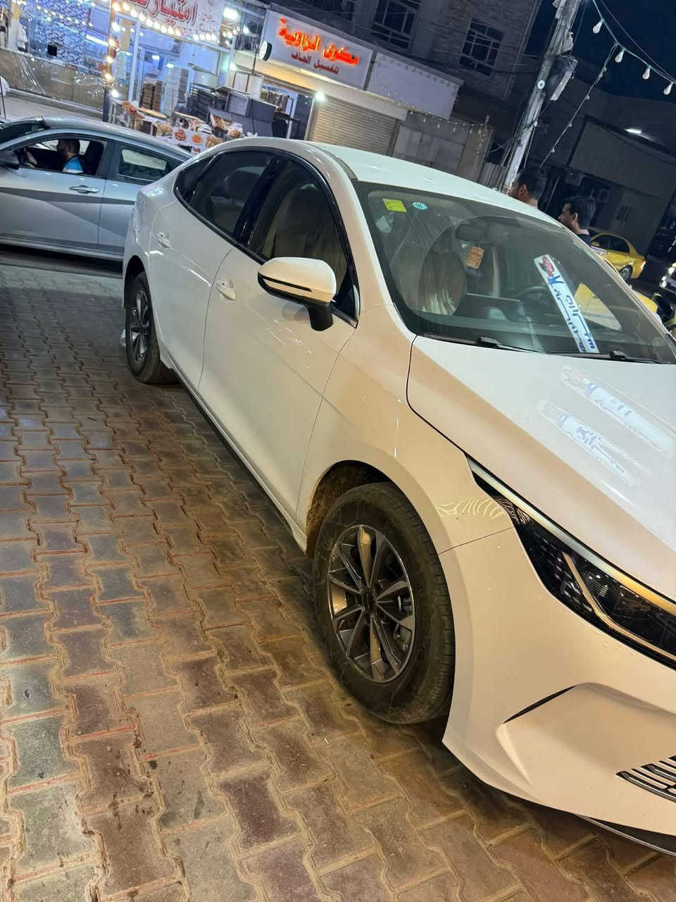 بي واي دي (BYD) ديستروير موديل 2025رقم بغداد (مميز) مكفولة كفالة عامة السعر 18 مليون بيها مجال بسيط  مكان السيارة بغداد 
موبايل 
*********** او ‭0788 172 6303‬
