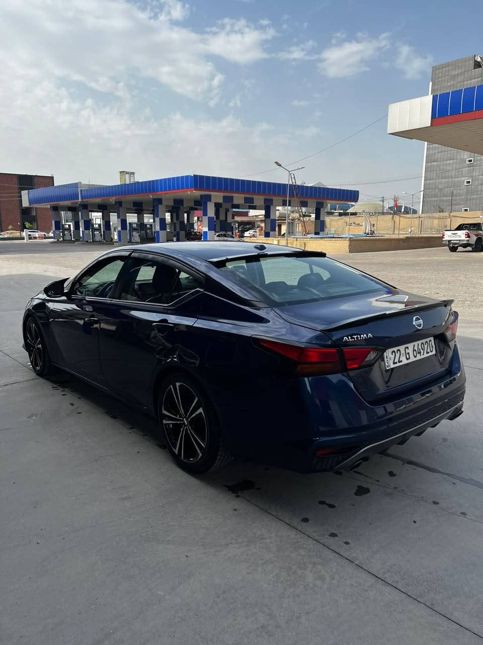 للبيع نيسان التيما موديل 2020 
ماشية 138000
رقم اربيل الجديد 
موصفات sr
حجم المحرك 2500cc
الاسطوانات 4 سيلندر
بلد الاستيراد وارد امريكي 
مادة المقاعد شامواه/جلد

كاميرا خلفية التحكم ع المنحدرات
مستشعر وقوف تدفئة المقاعد بصمة 
مثبت السرعة مرايا جانبية كهربائية شاشة
مراقبة النقطة العمياء نظام المفتاح الذكي 
مقاعد كهربائية 8 وسائد هوائية 
مصابيح زينون الامامية مانع انزلاق 
تدفئة مقود القيادة ابل كاربلي 
تشغيل عن بعد Abs رادار شاحن لاسلكي نظام مانع السرقة الضوء العالي التلقائي حساسات ضغط الاطارات نظام تنبية السائق  

السعر 115$ 
رقم الهاتف : ***********
العنوان اربيل قرب  مجدي مول

