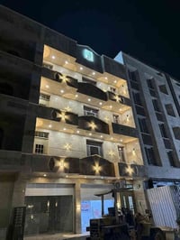 بناية للبيع زيرو300متر(10×30)تحتوي13شقة سكنية ومحلين تجاريين بناء2025ا...