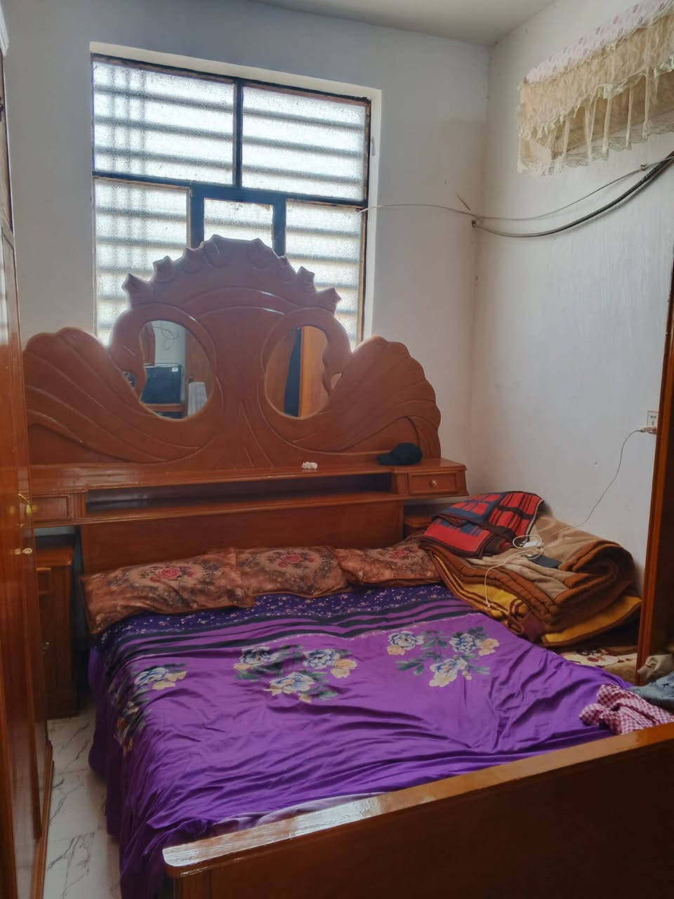 🔥 أرخص بيت بالنجف الأشرف 🔥
🏡 بيت للبيع بسعر 23 مع المجال 
📐 المساحة: 50 متر ركن البيت على شارعين 
📑 طابو زراعي سند 25 

📍 الموقع: شارع الشيوخ مقابل سكله رعد 
💰 السعر: 23

  حي  ميسان البيت  ركن على شارعين  شوراع كلها تبليط واناره     السعر 23 وبي مجال الرقم بل منشور ***********
