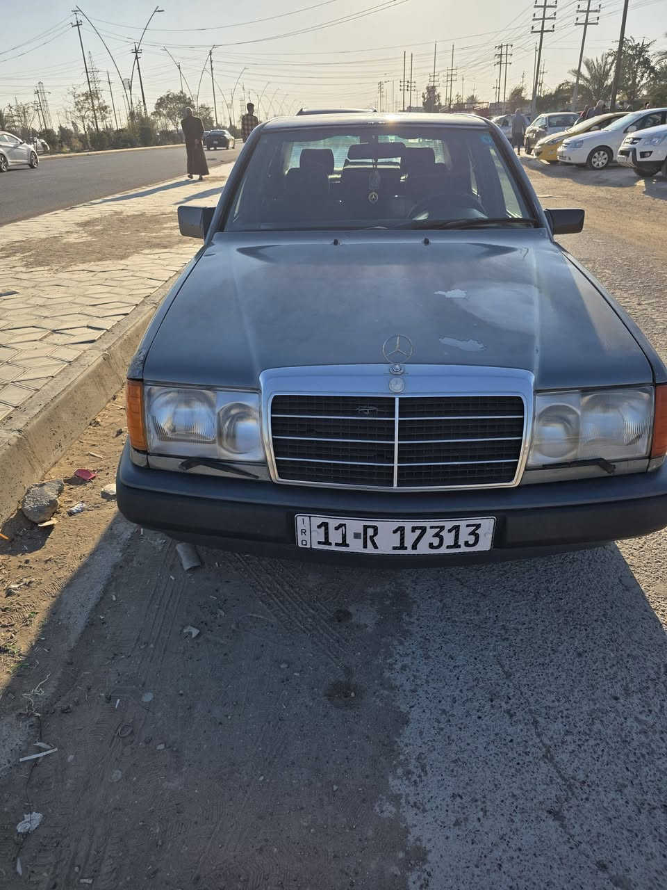 مارسدس دب  300
موديل ٨٩ اصل 
كير محرك ثنين ونص في تي 
تبريد خير من الله سياره اي نقص ما بيها
سعر  ٥٠ ورقه وبيه مجال قليل
 كهرباية كله شغلامكاني ديالى بعقوبه تقاطع قدس 
***********
