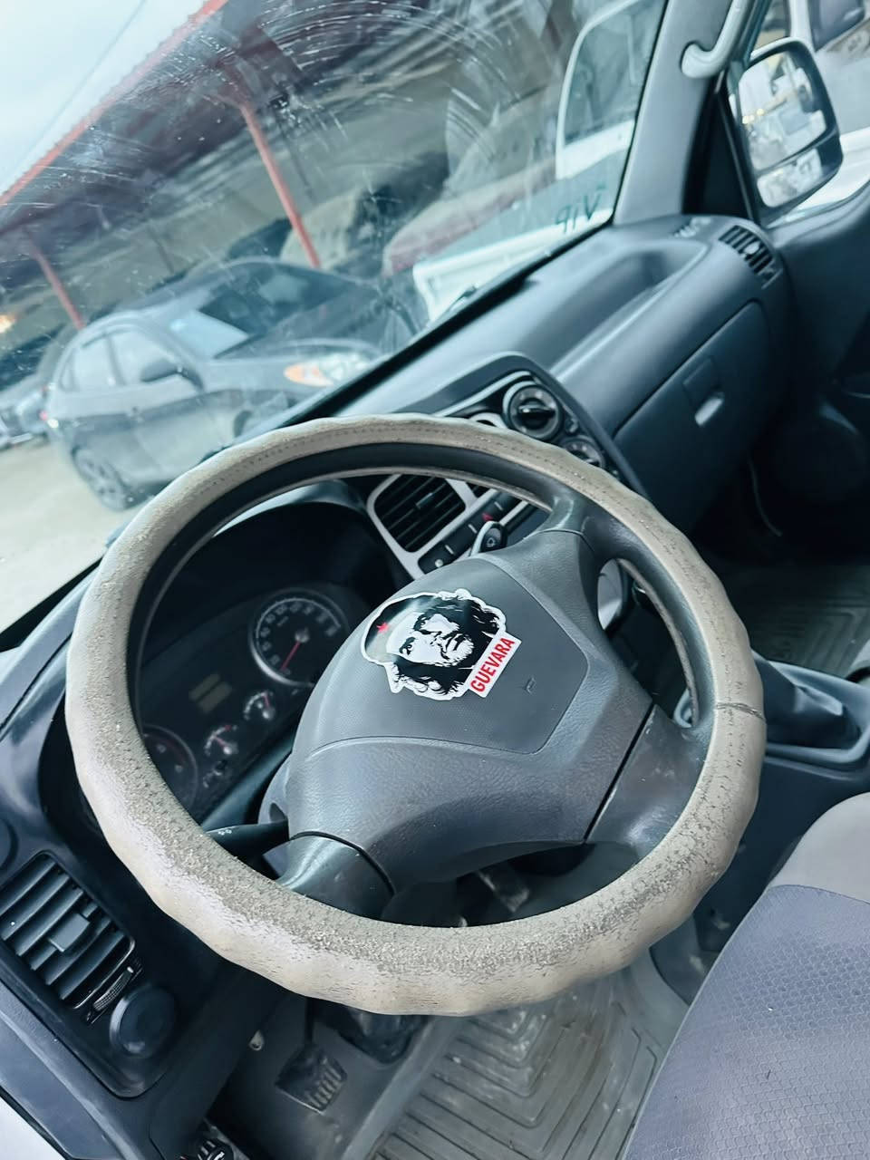 عنوان شيخان معرض هاولاتي
كيا 2700 منافيس ما سجل موديل 2012 شرت وكاله سعر 72

كير مكينا اكسن شاصي به شرت ***********
