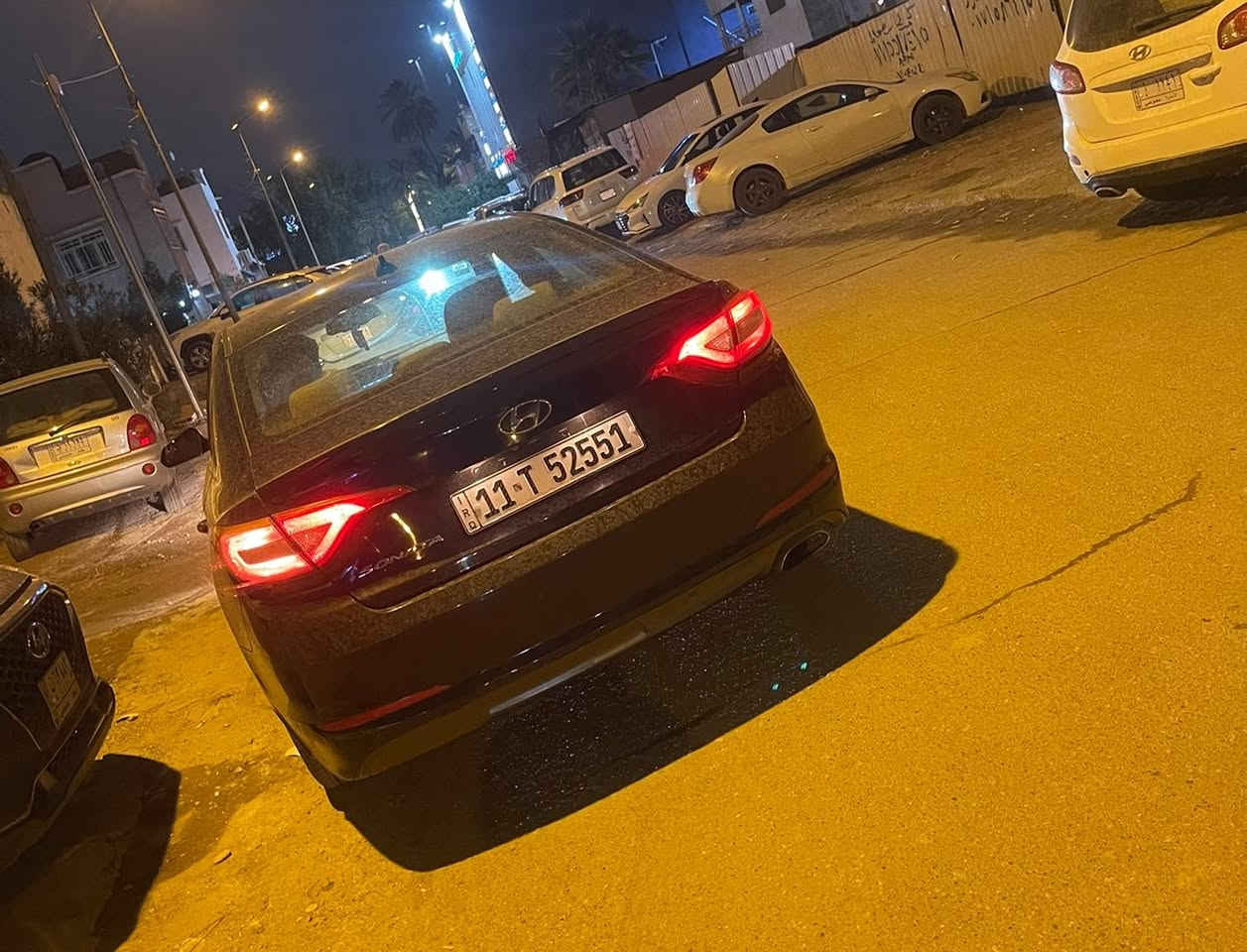 سوناتا 16
وارد امريكي حادثها بسيط موضح بالصور
بالعراق هنا صار بيه بابين كلير 
محرك 2400 gdi
شاشة كبيرة كامرة خلفية
رقم بغداد 
السعر 115 وبيه مجال 
بيها تنقيص دهن
العنوان بغداد الكرخ
***********
