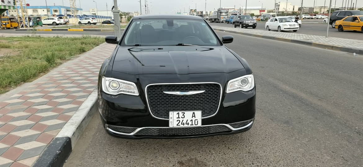 كرايسلر تورننك موديل ٢٠٢٢ دخول جديد كتاب ضباط كفالة عامة من الضربة والصبغ والتبديل فقط تقرير مياه وماداخل بيهه 
السعر ٢٤٠ وبيهه مجال ،مكان السيارة البصرة الهارثة
ماشية اقل ال٥٠ الف
*********** البصرة, العراق
