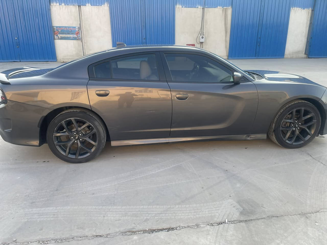 السلام عليكم 
جارجر GT موديل ٢٠٢٠ 
سعة المحرك 3600
ماشية 77 الف ميل
سيارة نظيفة بيها بعض الملاحظات مثل ما موضح بالصور
ايرباك مرجع سستم
العنوان ميسان
السعر ٢٠٥ 
رقم بغداد مشروع وطني 
للأستفسار ***********
