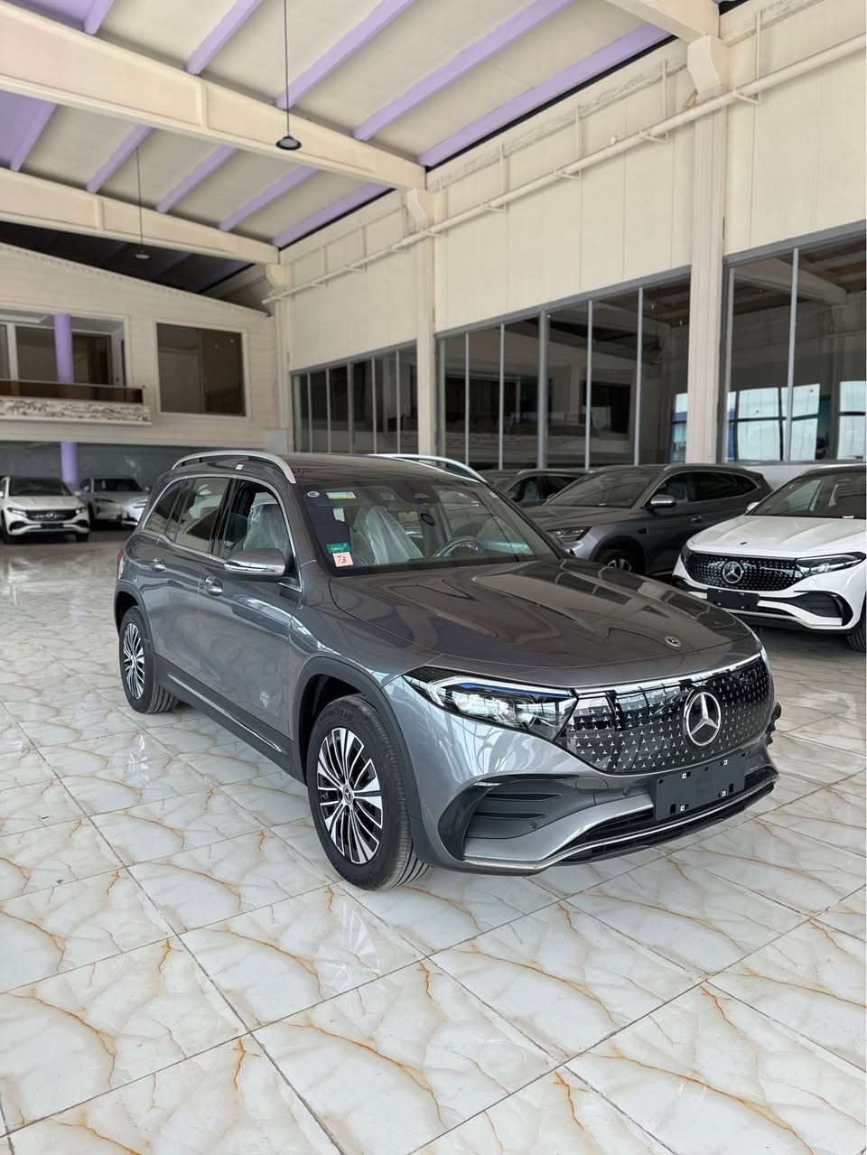 🚗 مرسيدس بنز AMG EQB 260
📅 موديل 2025
🔋 سيارة كهربائية بالكامل

💰 **السعر: 32,000 دولار شامل الترقيم**

⚡ **التسارع:** 0 – 100 كم/س خلال 8.8 ثواني
🔋 **سعة البطارية:** 73.5 kWh
📍 **مدى القيادة:** حتى 600 كم بالشحنة الواحدة

✨ **المواصفات:**
✔ قوة المحرك 190 حصان
✔ عزم 385 نيوتن متر
✔ سرعة قصوى 160 كم/س
✔ دخول وتشغيل بدون مفتاح
✔ شاشة مزدوجة + نظام MBUX الذكي
✔ كاميرات وحساسات 360°
✔ فتحة سقف بانورامية
✔ إضاءة داخلية متعددة الألوان
#CarsForSale #ElectricCar سميل, دهوك


**إذا كنت صاحب هذا الإعلان وتريد حذفه لأي سبب، رجاءا أرسل رسالة إلى الدعم الفني**