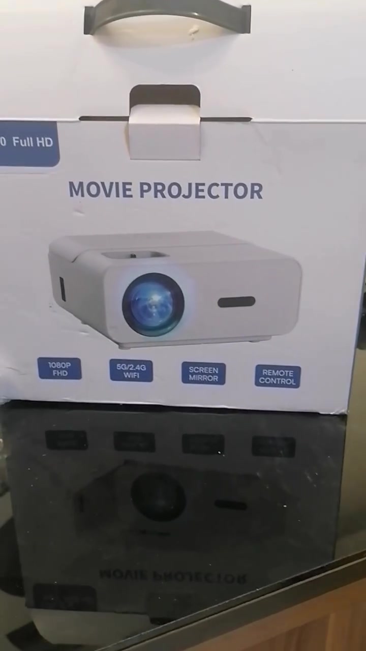 استمتع بتجربة السينما في منزلك أو مجلسك مع جهاز العرض الذكي عالي الدقة! مثالي لمشاهدة الأفلام، المباريات، والألعاب على شاشة عملاقة وبوضوح ممتاز.✨ أبرز مواصفات ومميزات الجهاز:دقة العرض (FHD 1080P): يمنحك صورة صافية، حادة، ومليئة بالتفاصيل والألوان الواقعية.واي فاي ثنائي الحزمة (5G / 2.4G WiFi): سرعة فائقة في الاتصال بالإنترنت لبث الفيديوهات والمحتوى بدون أي تقطيع أو تأخير.خاصية عكس الشاشة (Screen Mirroring): يمكنك ربط هاتفك (آيفون أو أندرويد) أو جهازك اللوحي لاسلكياً وبث الشاشة مباشرة بنقرة واحدة.نظام سينمائي متكامل: تصميم محمول وخفيف الوزن، يسهل نقله واستخدامه داخل المنزل أو في الجلسات الخارجية.التحكم عن بُعد: يأتي مع جهاز تحكم (Remote Control) لتسهيل التنقل والتعديل بين الإعدادات بكل راحة.📦 حالة الجهاز:الحالة: جديد (بالكرتونة وكافة ملحقاته


**إذا كنت صاحب هذا الإعلان وتريد حذفه لأي سبب، رجاءا أرسل رسالة إلى الدعم الفني**