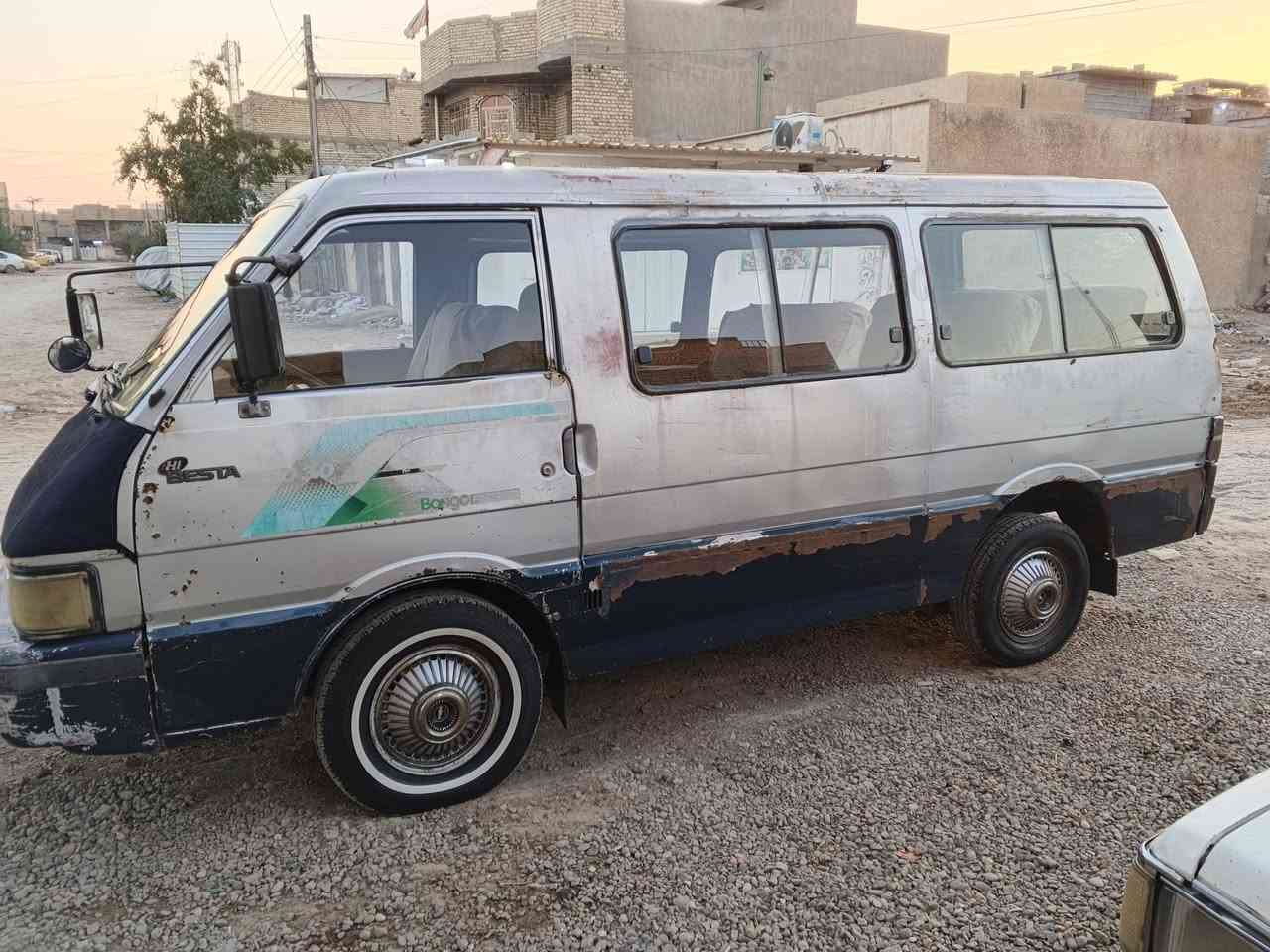 السلام عليكم للبيع كيا بستا موديل 94رقمه ديالى بسمي مكينه وكير مكفول شواصي نضاف  سنويه نافذه 24 مكاني بغداد حي البتول سعر 45 وبيهه مجال ***********
