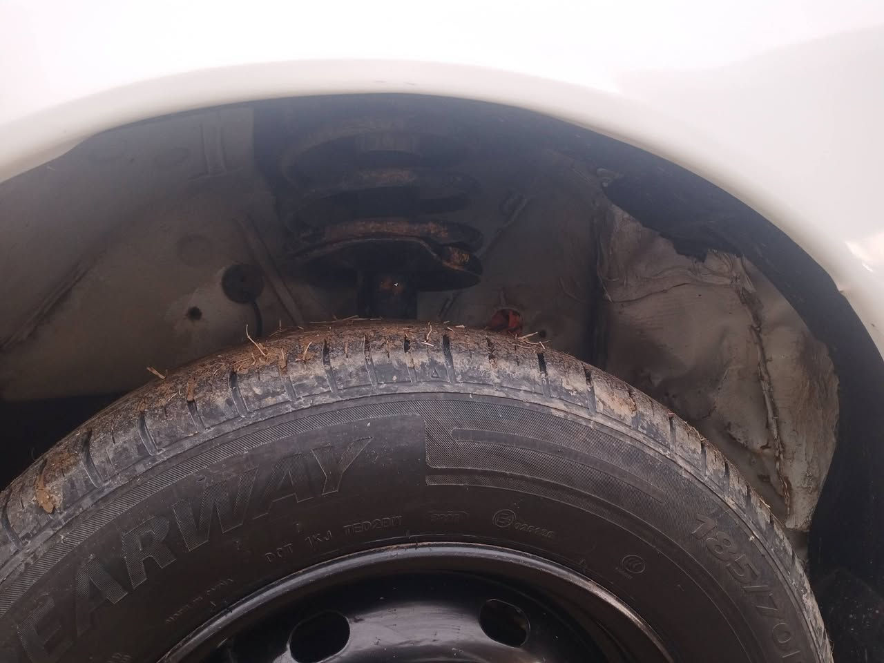 بيجوبارص موديل١٨  بسمي سنويه لل ٢٩ تخم تايرجديد صدرامامي وخلفي جديد السياره بيه حادث  بل أمام السعر ٤٨ وبيها مجال رقم الموبايل *********** مكان السياره بابل كفل  اخوان مامتواجد علا الفيس
