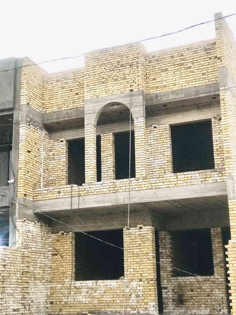 بسم الله الرحمن الرحيم
 (ربنا آتنا من لدنك رحمة وهيئ لنا من أمرنا رشدا )
هيكل بناء حديث طابقين في منطقة قصر قرب منطقة ١٤ تموزالخاتون المساحة الفعلية ١١٤ متر 
بي ٤ غرف نوم استقبال ٤*٦.١٠ متر هول مطبخ صحيات طرمة الهيكل كامل ماء وكهرباء ومجاري 
قيد الانشاء السعر ١٧٥ مطلوب للنسبج ٢٨ مليون تخصم من السعر والتسديد سنوي 
***********
