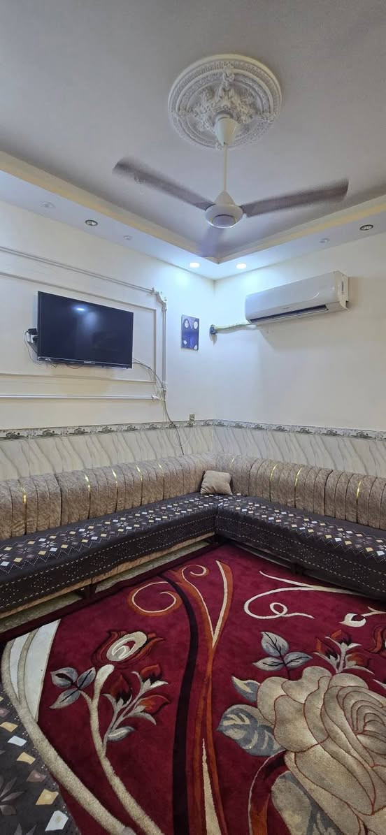 سلام عليكم دار للبيع طابقين 6 غرف نوم مساحه 200 متر ركن على شارعين بناء جدا حديث نوع العقار طابو زراعي سند 25 خدمات كامله تبليط مجاري ماء كهرباء 
🏁🏁 العنوان طويريج حي ابو جوعانه الزراعي 🏁🏁
🏁🏁 شارع اسواق هدايانا  

السعر السعر 288 مليون مع المجال 

السعر وباقي التفاصيل الاتصال على الرقم 
*********** عقارات ابو امير 
عنوان المكتب حي الضباط مقابل كهربائيات ضوء القمر
مكتب عقارات الهندية مجيد ابو امير
