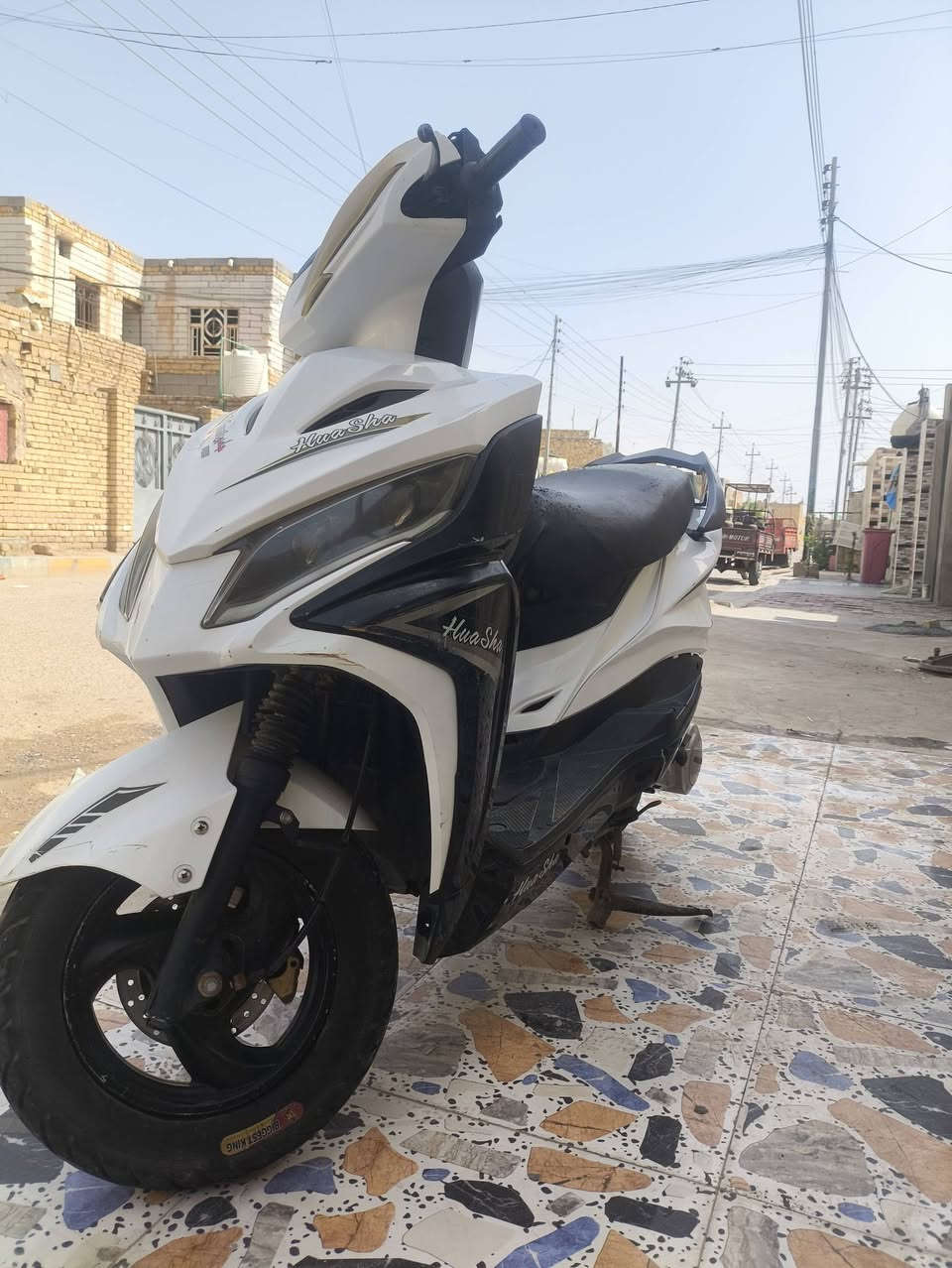 سلام عليكم ورحمة
دراجه جامبو F16 شغاله هندر سلف لايت دراجه حلوه شلعه ومعدله زين  هاذ صوت كلجات باتري جديد تواير نضاف
سعره 250  رقمي ***********
