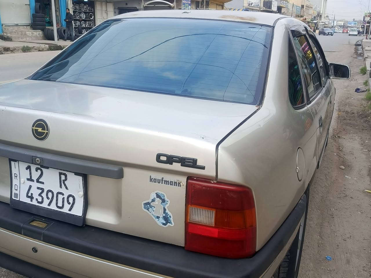 السلام وعليكم اوبل فكتره موديل 1992بدون صبغ ولا ضرر حجم 16محرك بي نفخ باور مركزي شاشه كامره الاستفسار ***********
